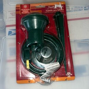 New Home Accents Floodlight Holder & Stake SJTW 18/2 Outdoor 6 Ft. Cord